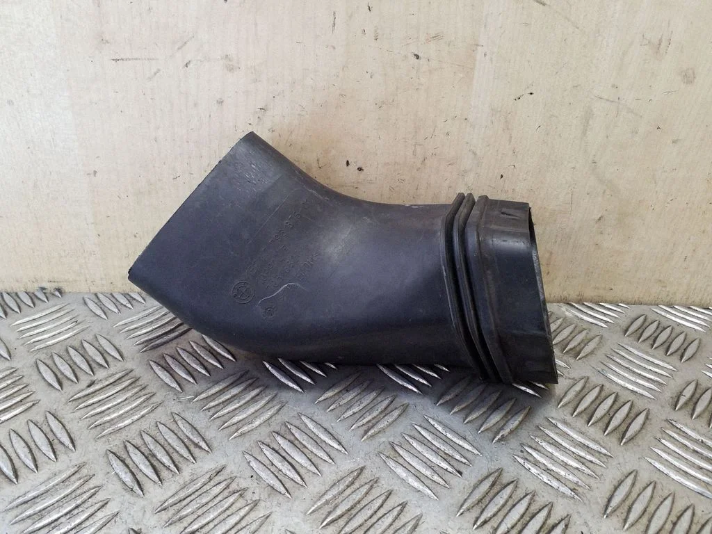 Air intake duct part – BMW 3 Series E90 E91 (2005-2012)