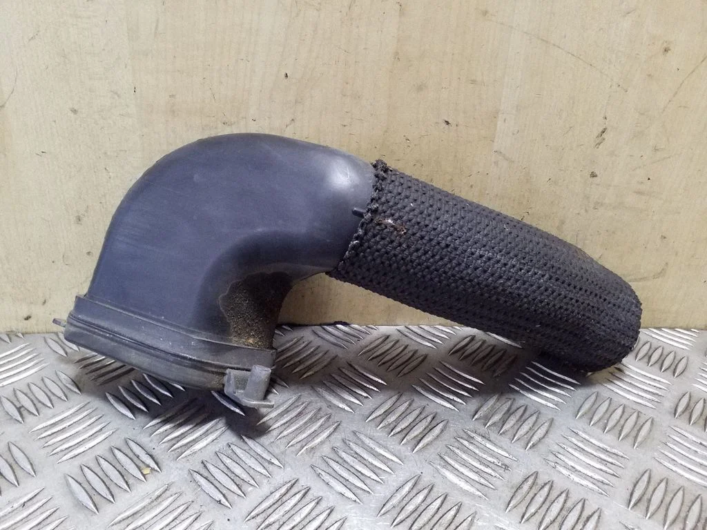 Air intake duct part 8E0129604N