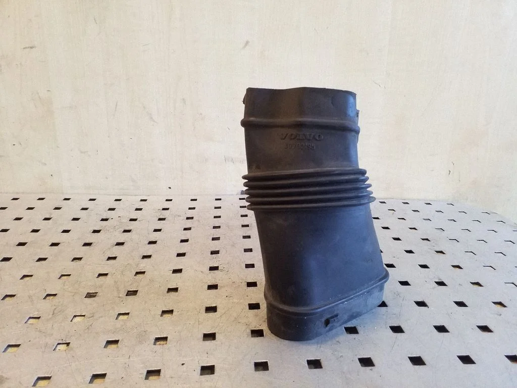 Air intake duct part – Volvo XC60 (2009-2013)