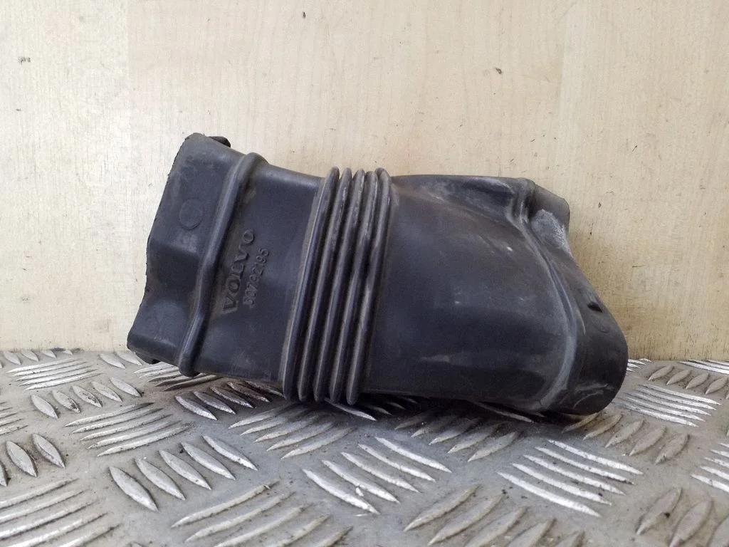 Air intake duct part – Volvo XC60 (2009-2013)