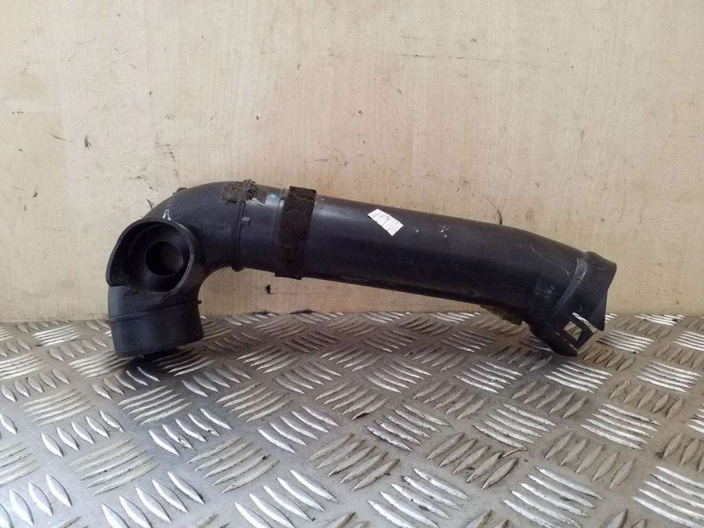 Air intake duct part 8200231859