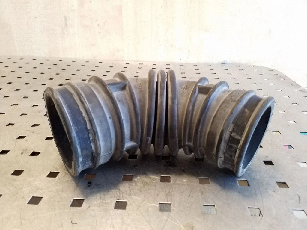Air intake duct part 97KB9C623AC – Ford Ka (1996-2008)