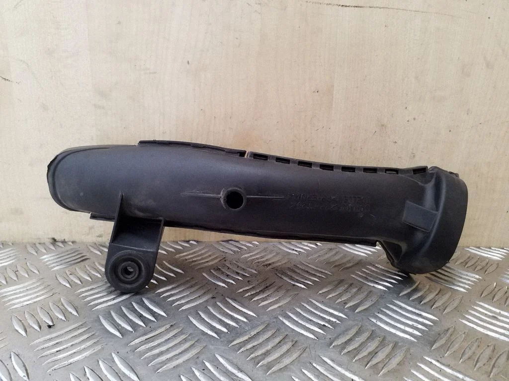 Air intake duct part 1J0129609B