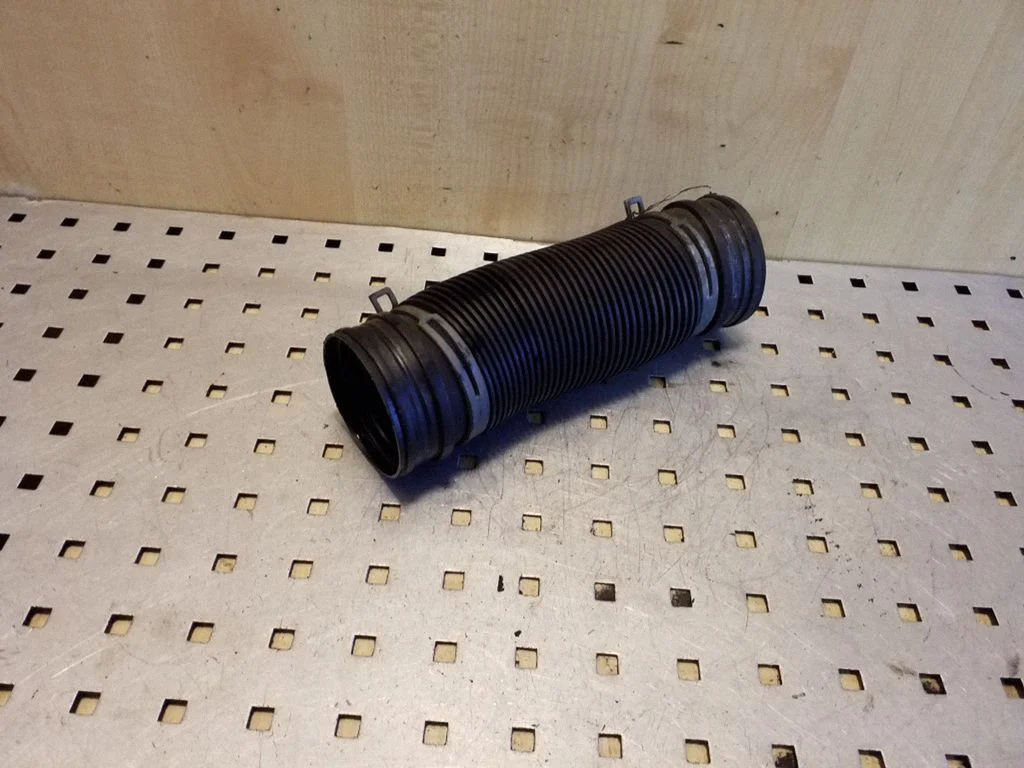 Air intake duct part 1J0129684BC