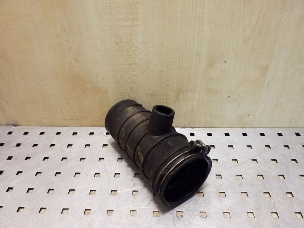 Air intake duct part 1505A407