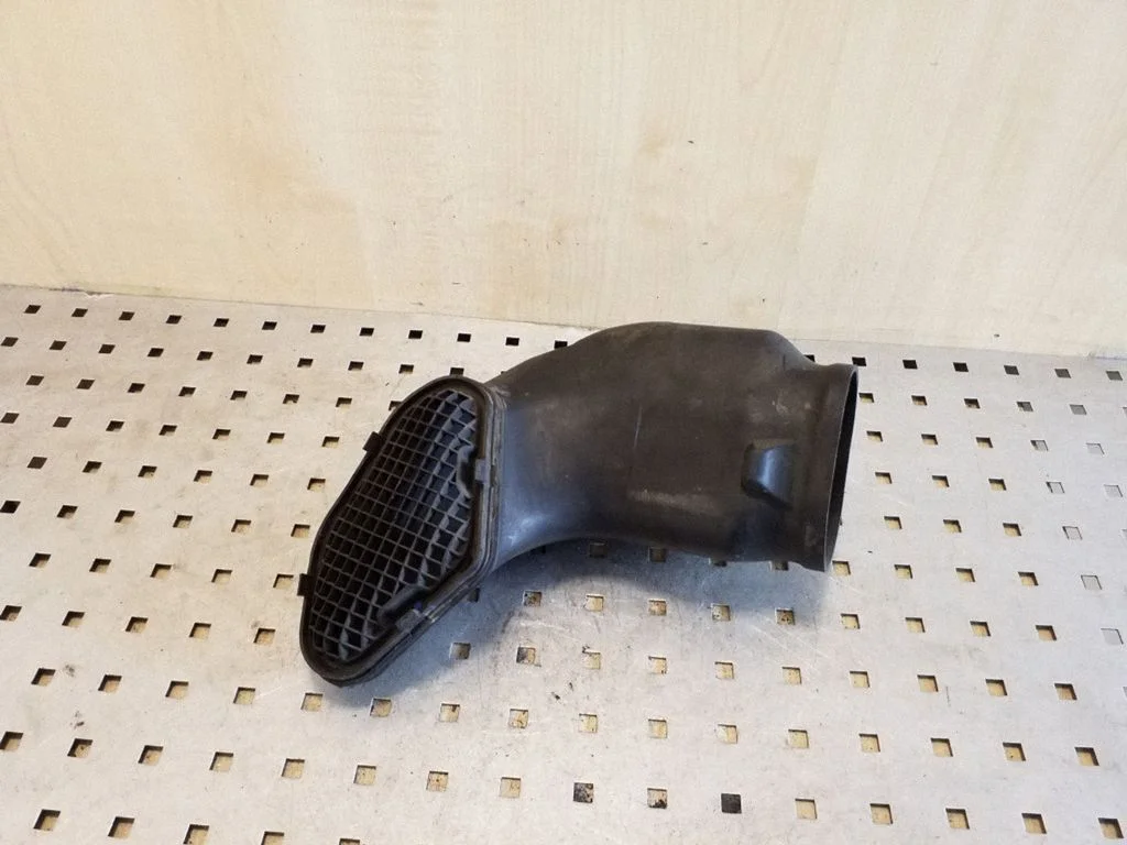 Air intake duct part 13717796692