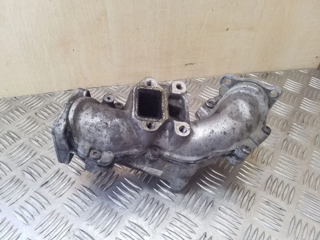 Air intake duct part 8973858235