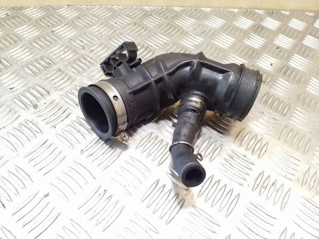 Air intake duct part – Toyota Yaris (2006-2011)