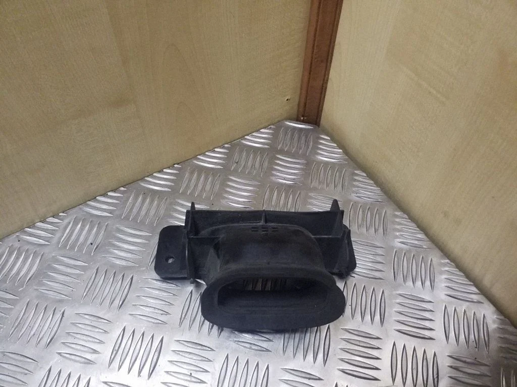 Air intake duct part 7M519E635FB