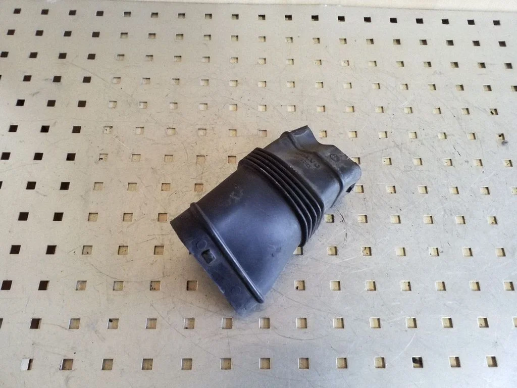 Air intake duct part – Volvo XC60 (2009-2013)