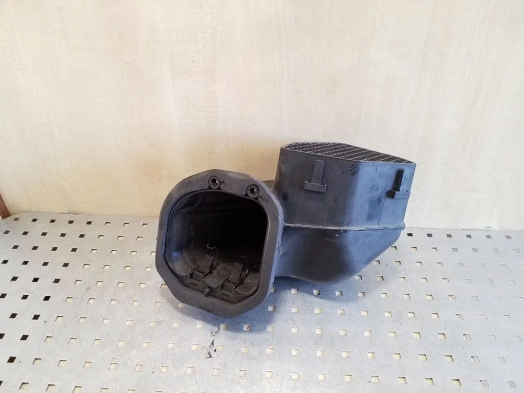 Air intake duct part 7L0819049A
