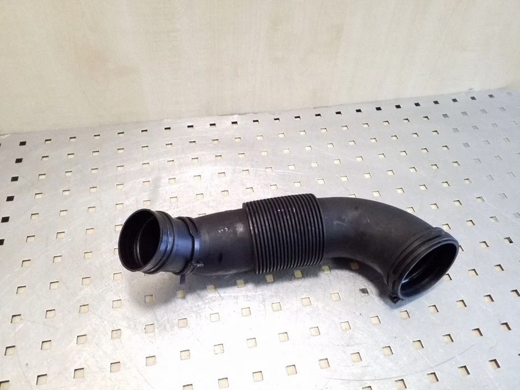 Air intake duct part 7L6129627F