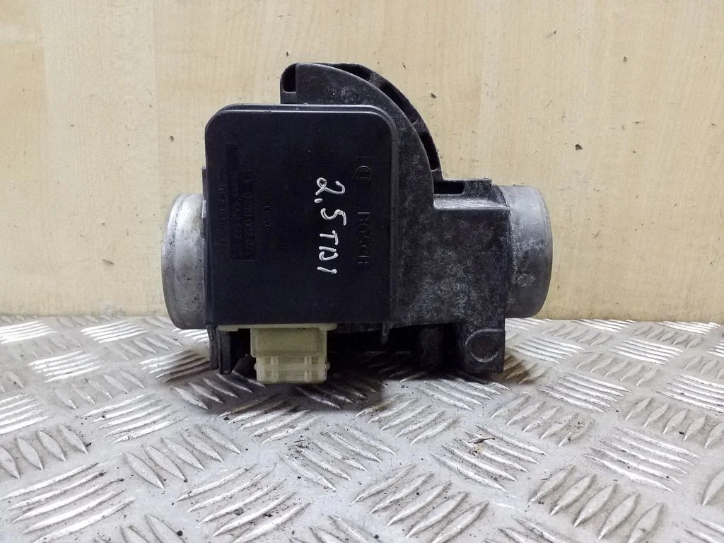 Mass air flow meter – Audi A6 S6 C4 4A (1994-1997)