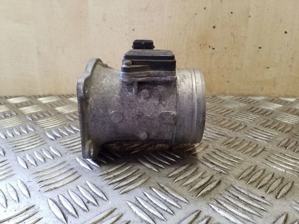 Mass air flow meter 037906461B