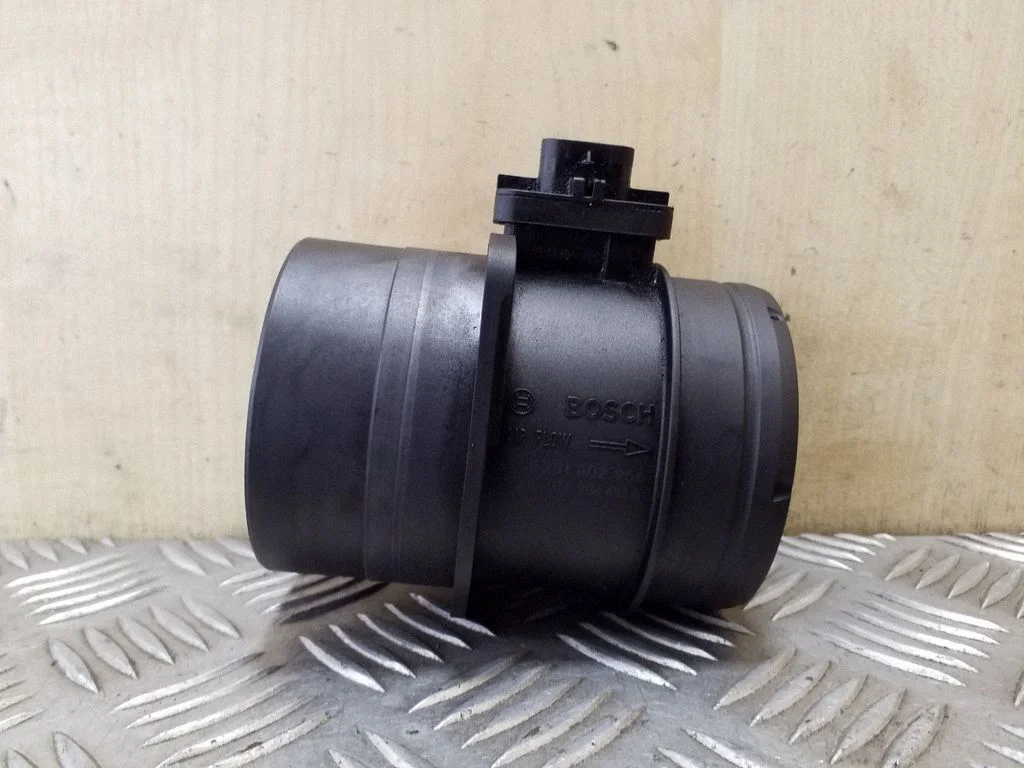 Przepływomierz powietrza 03L906461A