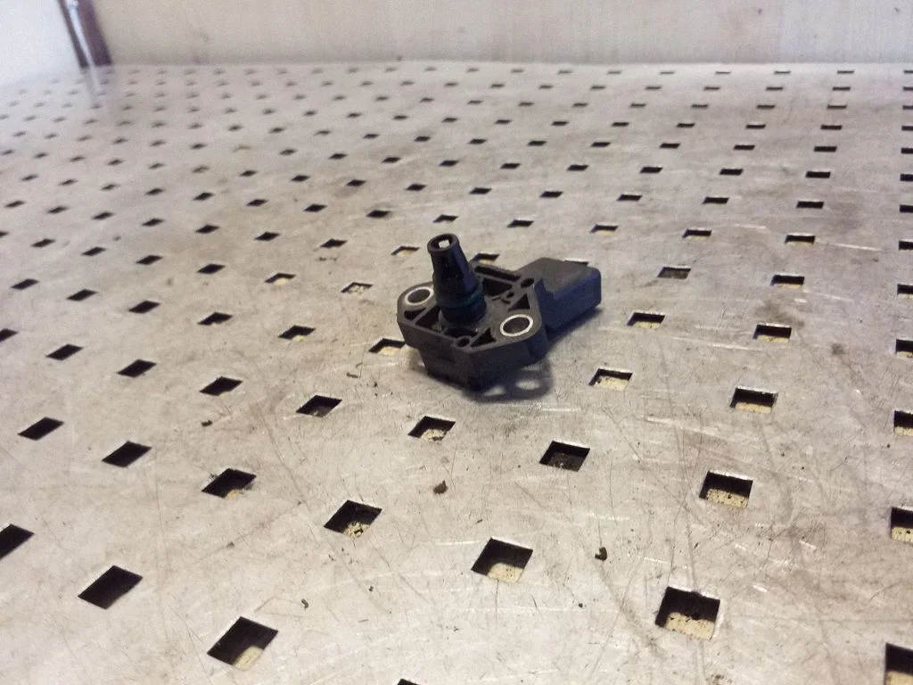 Air pressure sensor 0281002977