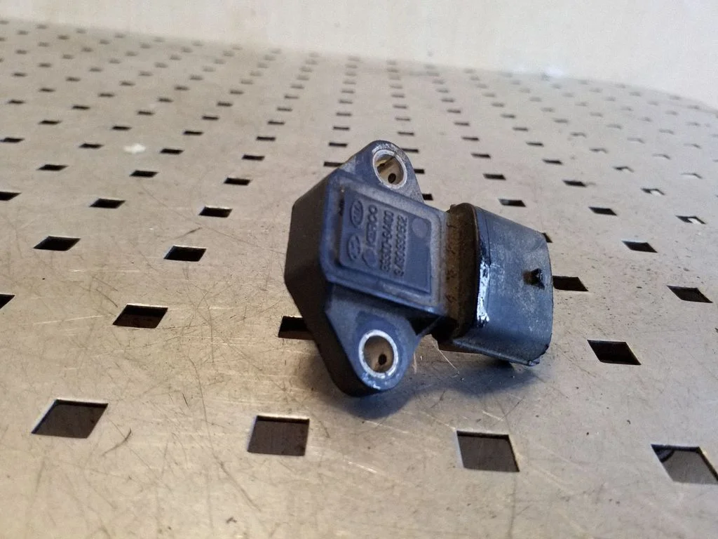 Air pressure sensor – Hyundai Santa Fe (2006-2012)