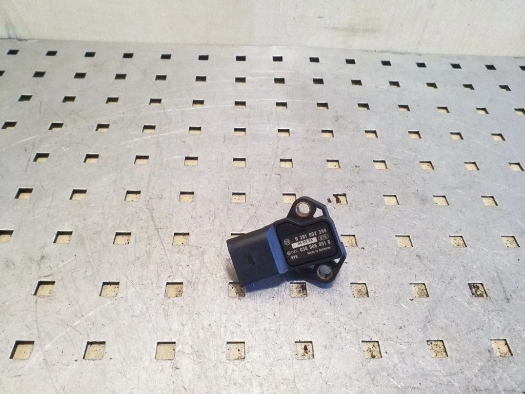 Air pressure sensor 038906051B