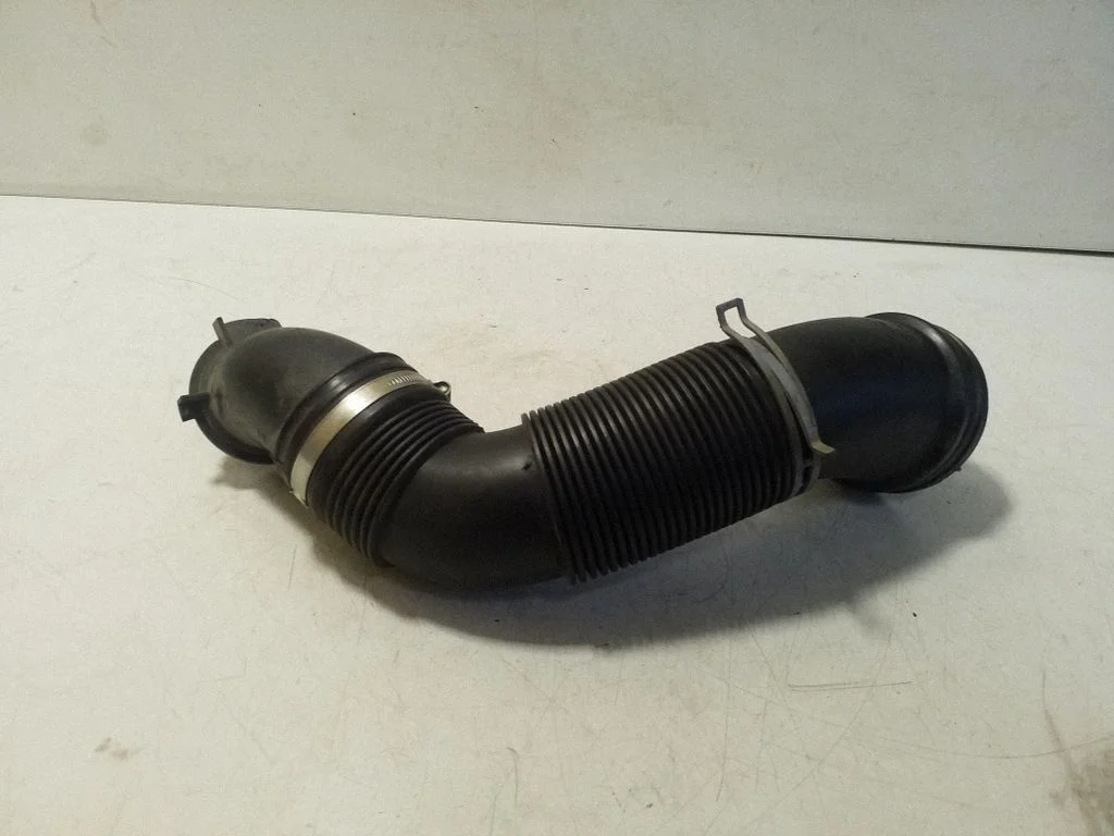Air intake hose/pipe 5WA129654A