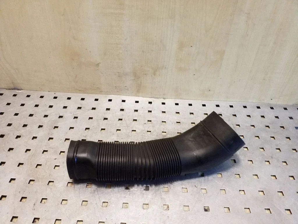 Air intake hose/pipe 6Q0129618G