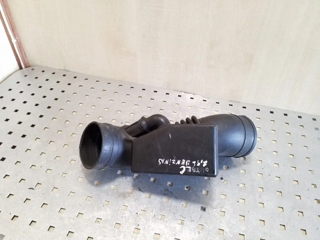 Air intake hose/pipe