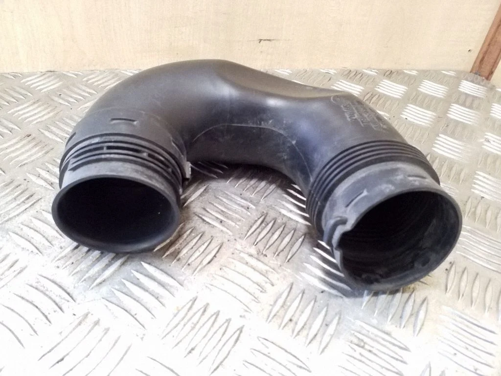 Air intake hose/pipe 1K0129618BQ