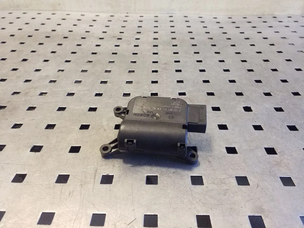 Intake manifold valve actuator/motor 1K2907511C