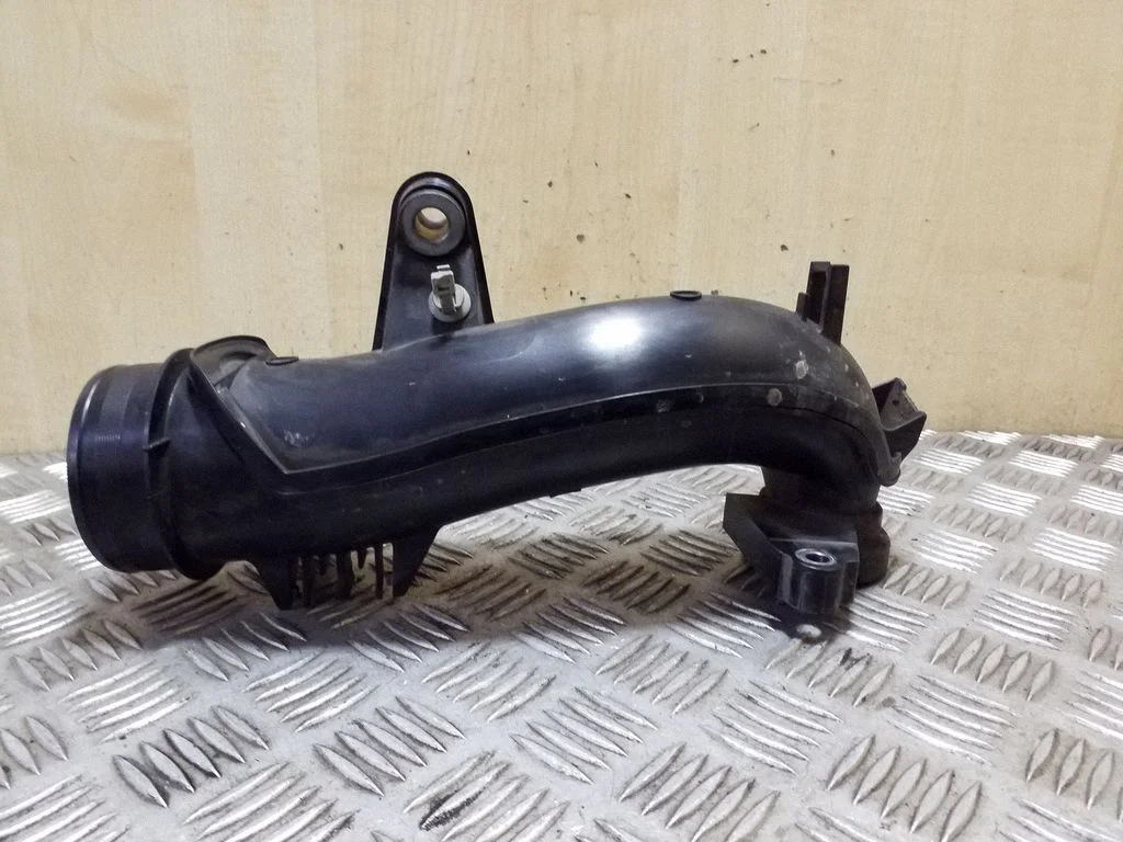 Turbo air intake inlet pipe/hose 165752889R