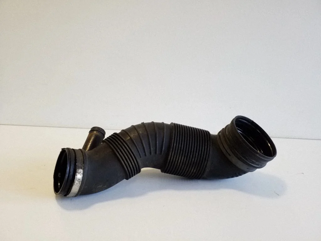 Turbo air intake inlet pipe/hose 5N0129656