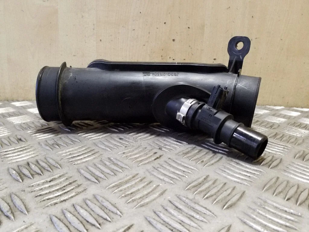 Turbo õhu sisselasketoru/ -voolik JB3G9R504BC