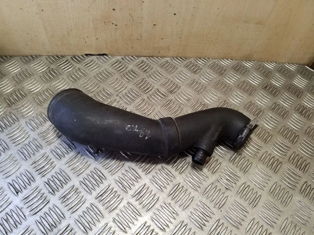 Gaisa caurule uz turbīnu 028129627E