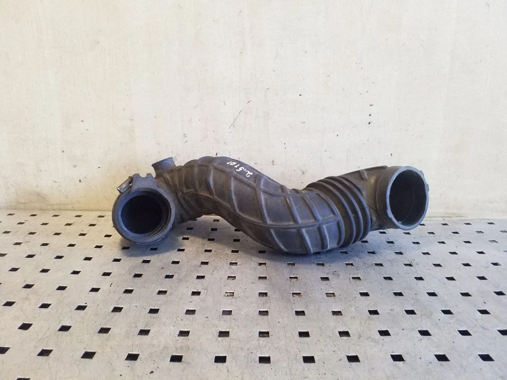 Gaisa caurule uz turbīnu 4A0145747A