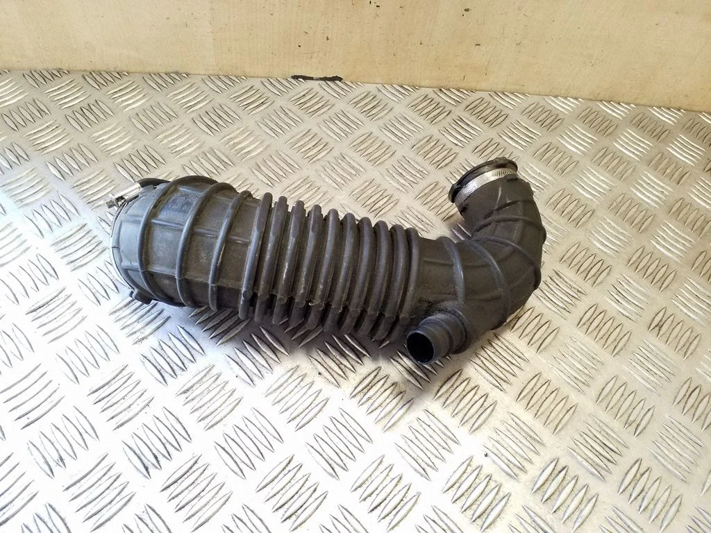 Turbo air intake inlet pipe/hose 03G129629E