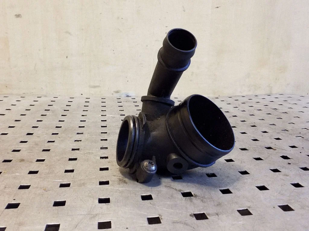 Turbo air intake inlet pipe/hose 5Q0129635