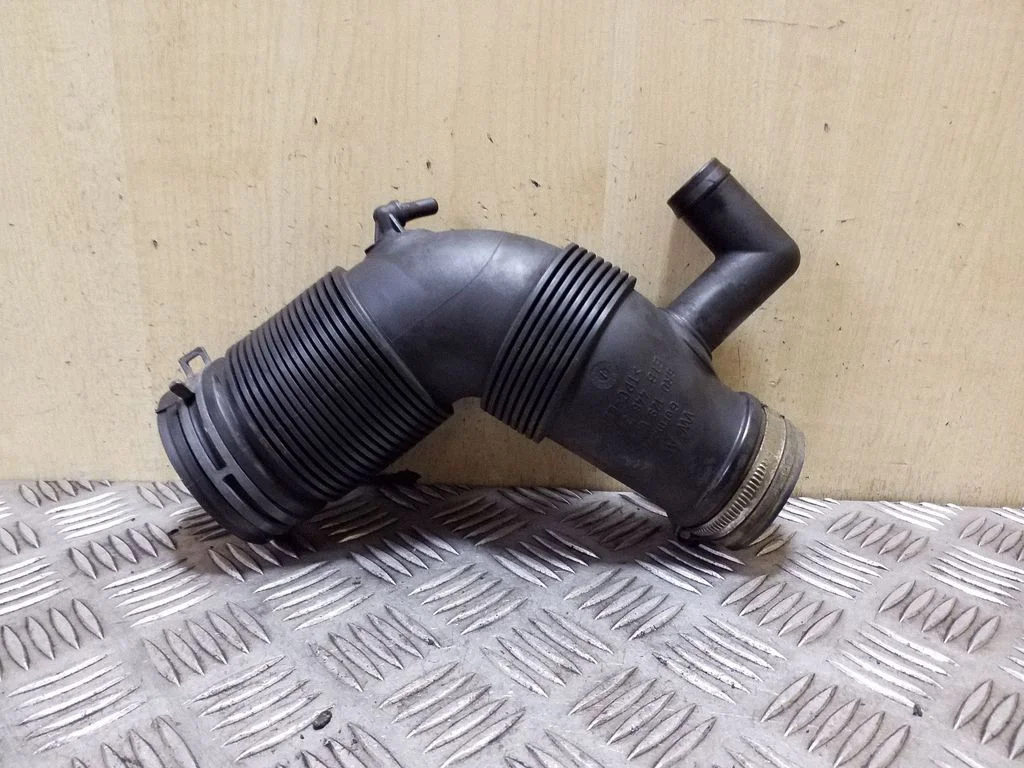 Turbo õhu sisselasketoru/ -voolik 6R0129654C