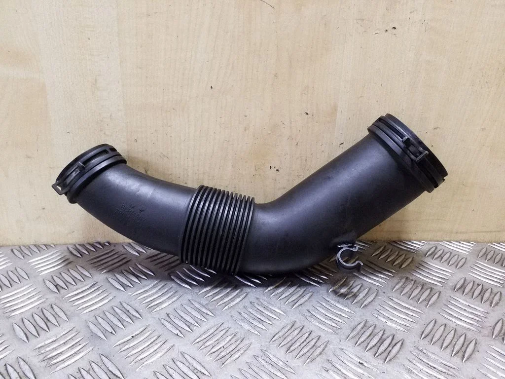 Turbo air intake inlet pipe/hose 7P0129627
