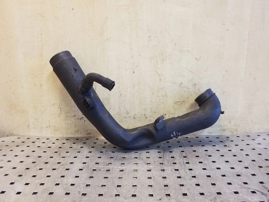 Turbo õhu sisselasketoru/ -voolik 1K0129654AA