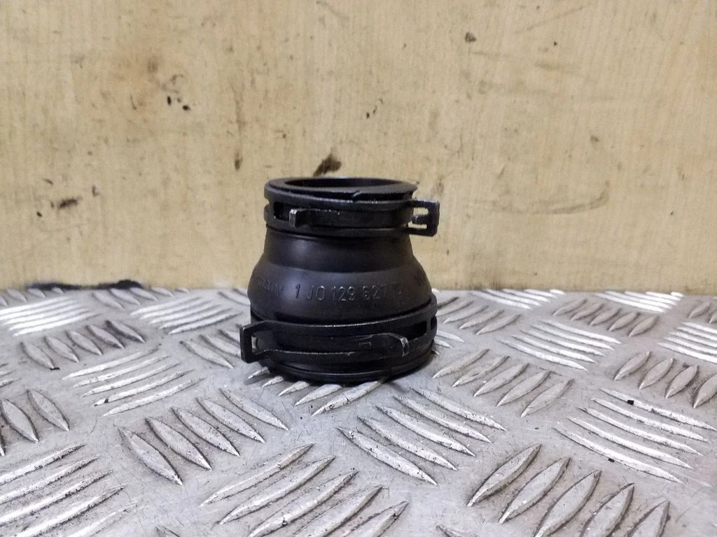 Turbo õhu sisselasketoru/ -voolik 1J0129627D