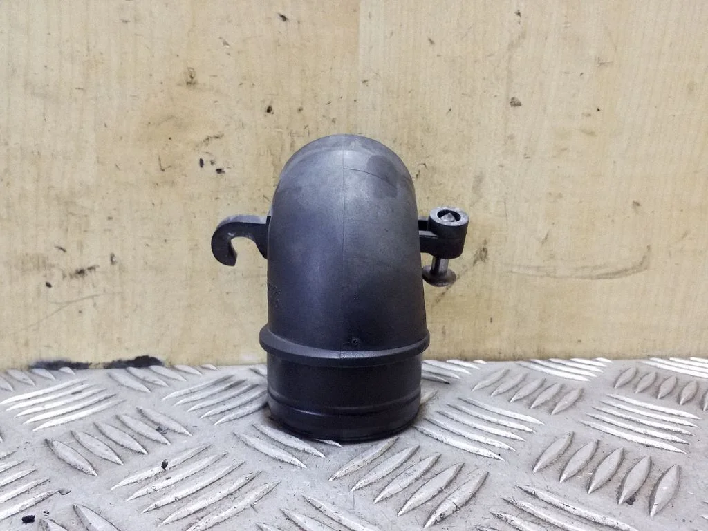 Turbo õhu sisselasketoru/ -voolik 6R0129635