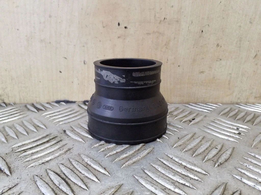 Turbo air intake inlet pipe/hose – Volkswagen Golf IV (1998-2005)