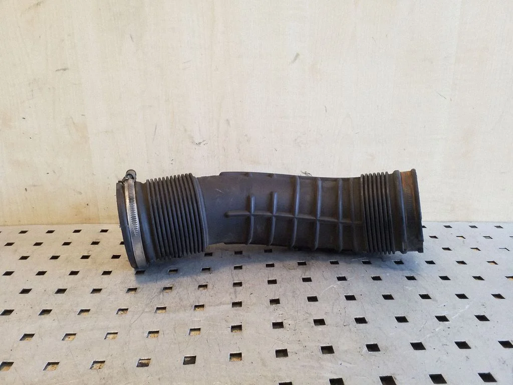 Turbo õhu sisselasketoru/ -voolik 6898050
