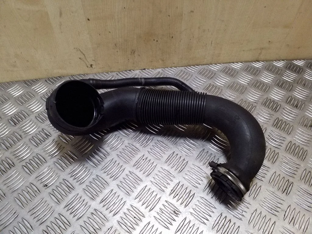 Turbo air intake inlet pipe/hose 4G0129615