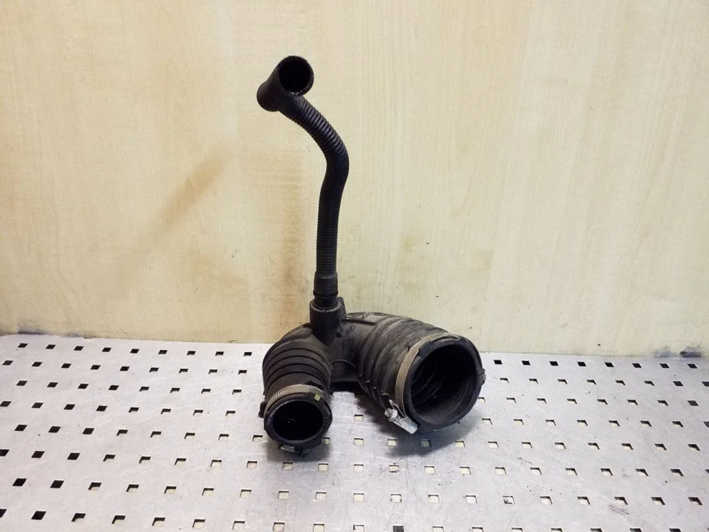 Turbo air intake inlet pipe/hose 4F0129615K