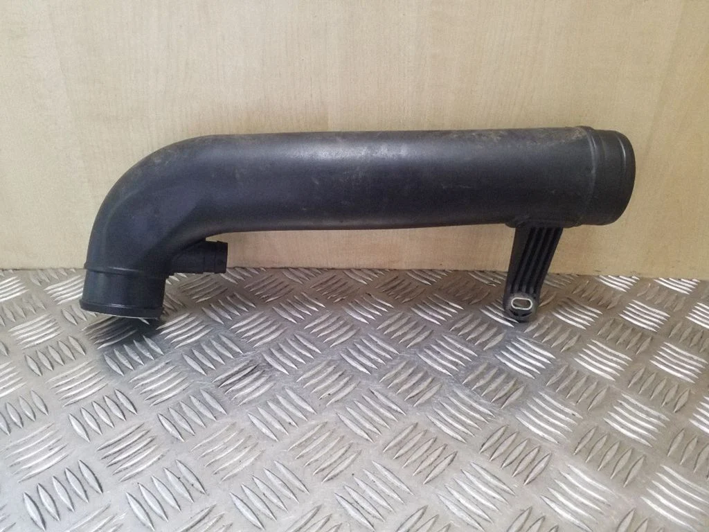 Turbo õhu sisselasketoru/ -voolik 1K0129654AP