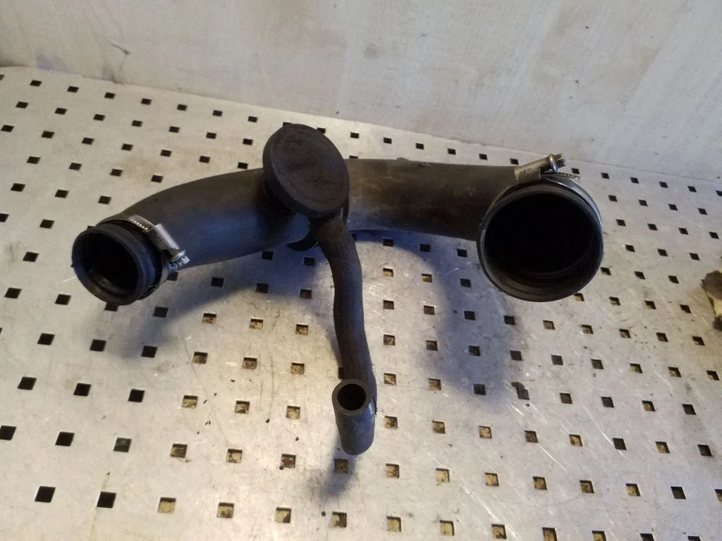 Gaisa caurule uz turbīnu 8200143788A