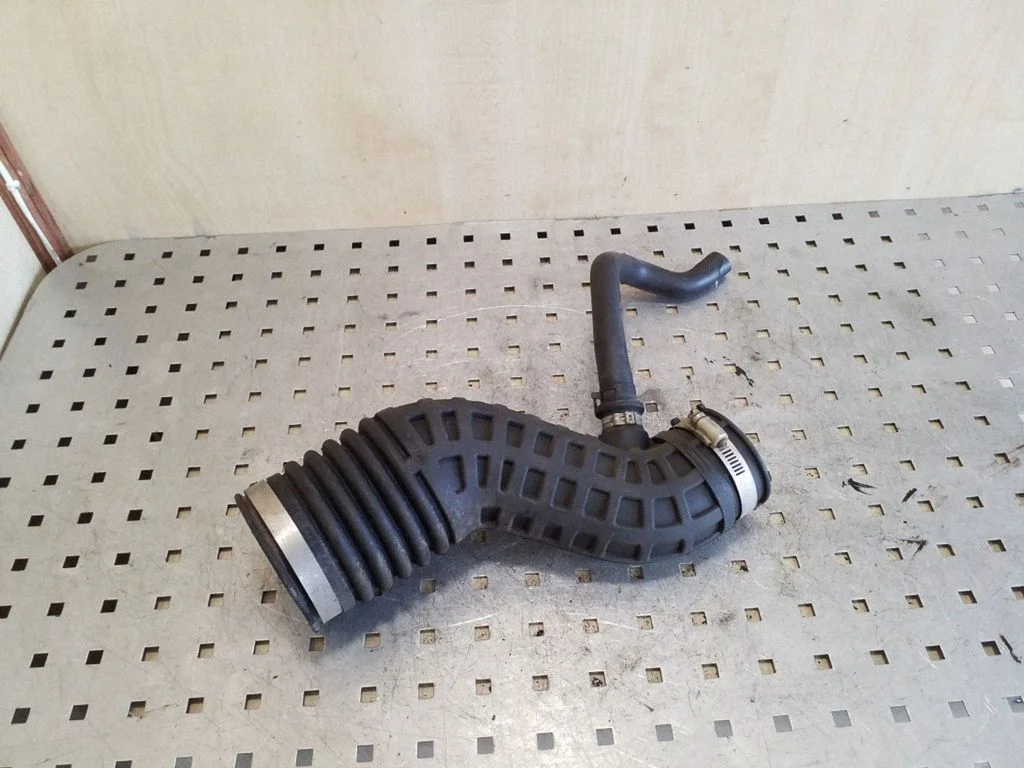 Turbo air intake inlet pipe/hose 1022314S01