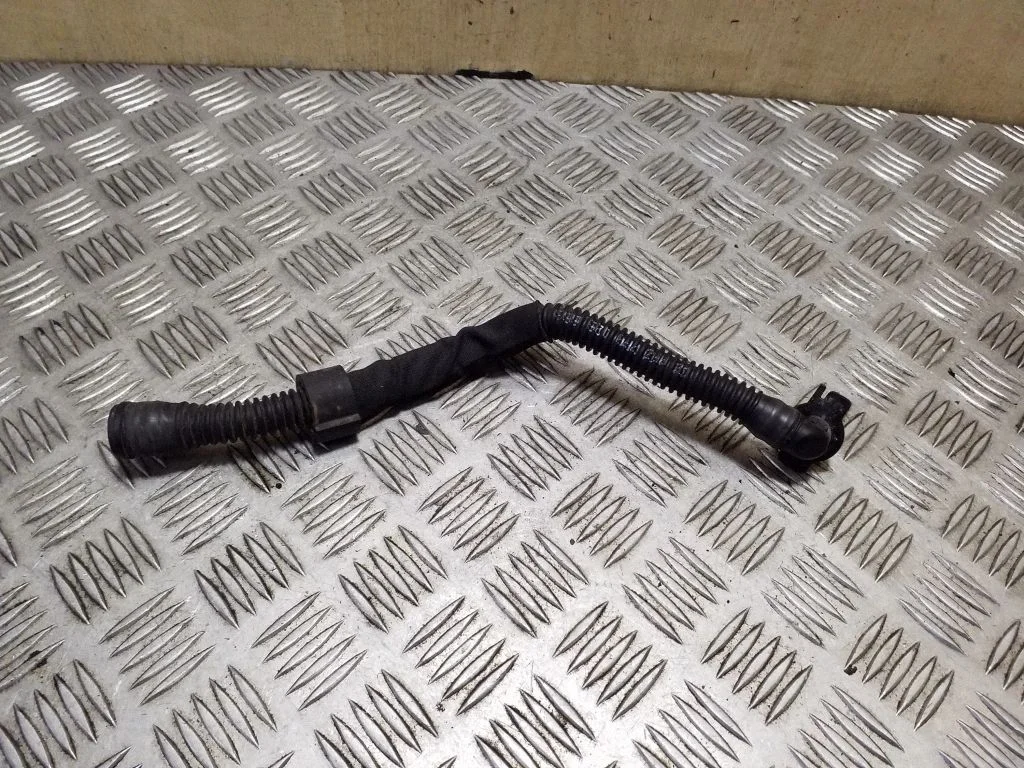 Breather hose/pipe 7P0128653