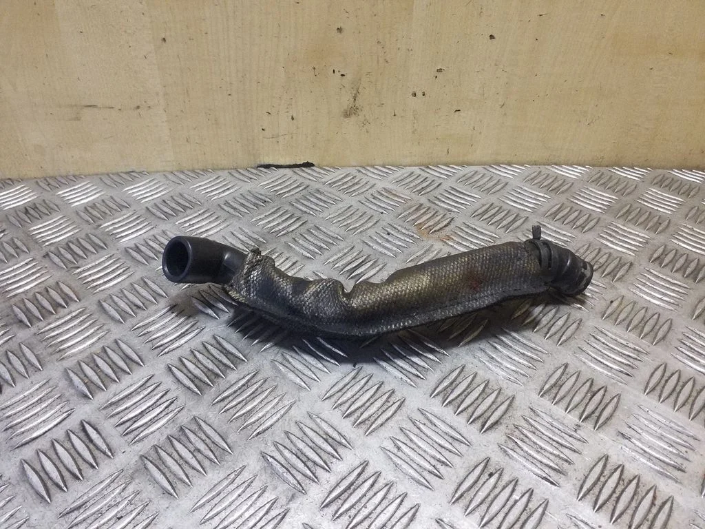 Kartera ventilācijas šļūtene 059103221D