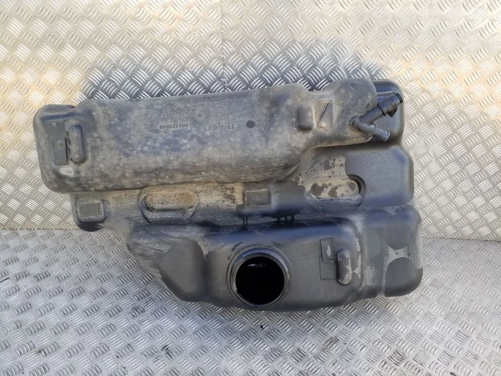 Fuel tank 504135946