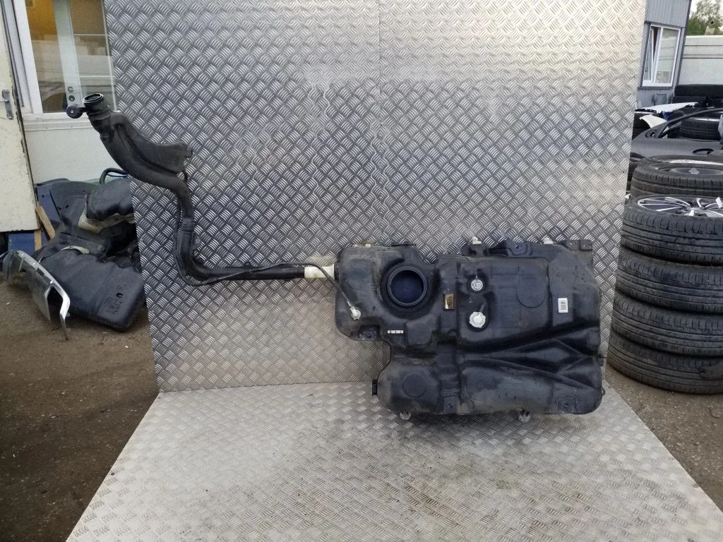 Fuel tank 9832355280
